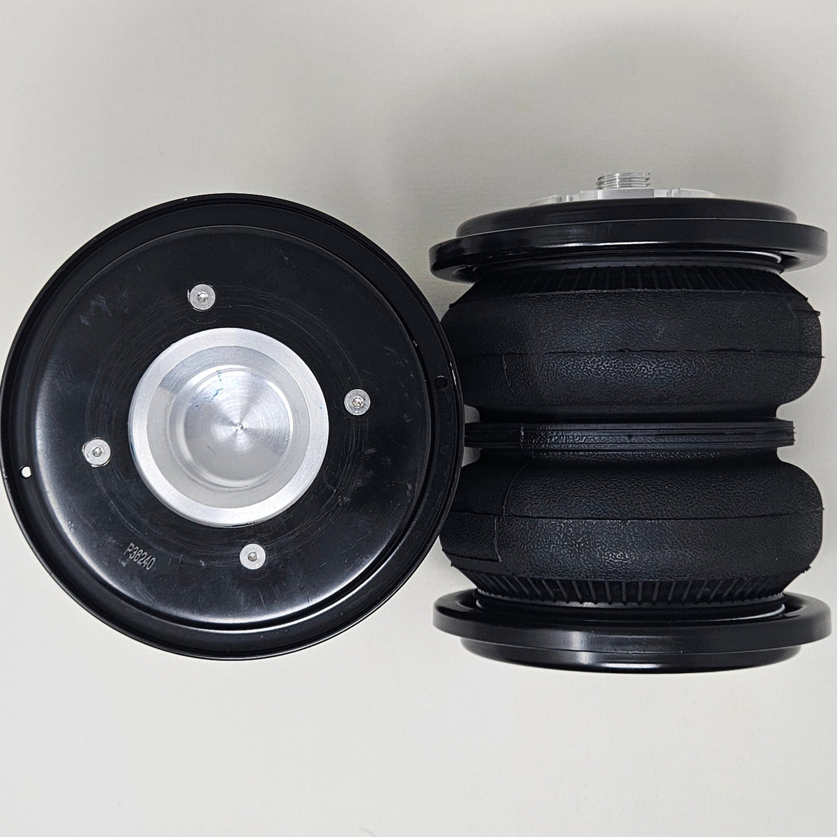 Replacement rear sealed air suspension bag for divorced suspension